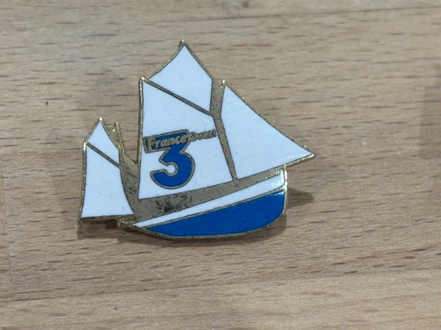 Pin's Média France 3 - '1 Jour 1 Livre' Version Dorée, Hauteur 2,2 Cm