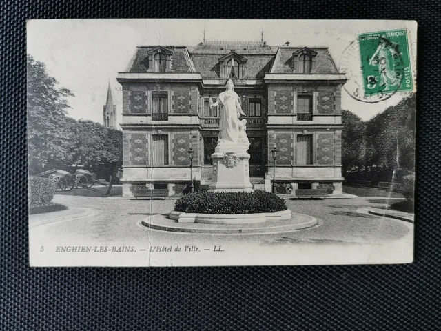 CPA 95 ENGHIEN-LES-BAINS - L'Hôtel de Ville