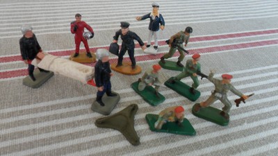 Petit Soldat Starlux - Militaire Pompier Ou Gendarme - Plastique Ancien