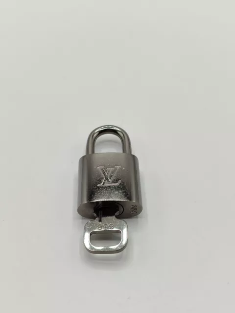 Cadenas Gris anthracite Louis Vuitton - n 668 - Cadenas + 1 clef - Très bon état