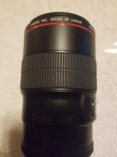 Canon EF 100mm f/2.8 Macro USM Lens