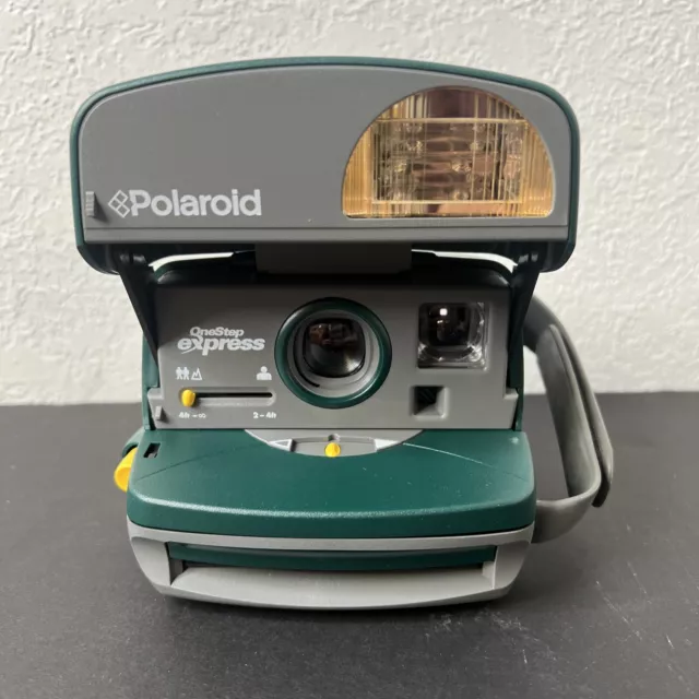 VINTAGE POLAROID ONE STEP EXPRESS INSTANT 600 FILM CAMERA—EARLY 2000’s GREEN