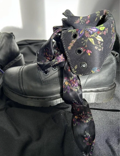 dr martens triumph discontinued