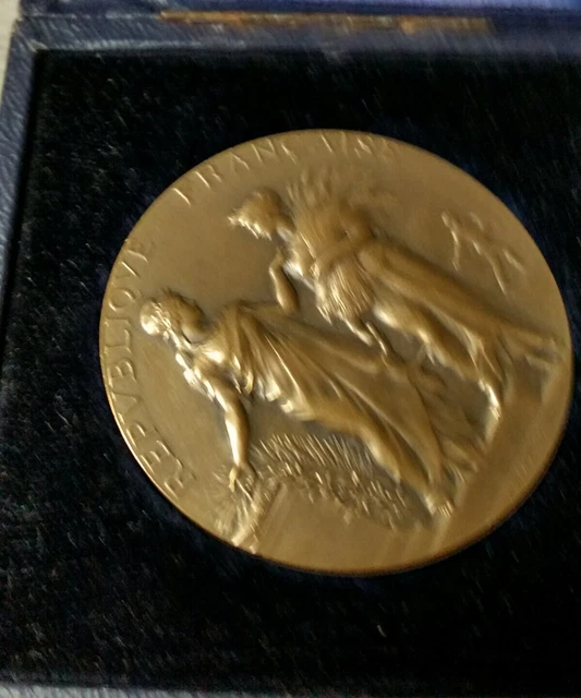 MÉDAILLE - MINISTÈRE de L'agriculture - 1984 EUR 25,00 - FR