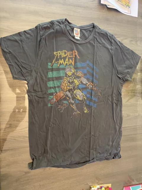 Marvel Junk Food The Amazing Spiderman Men's XL Grey T-Shirt Crouching