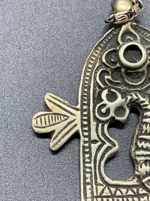 Collier Cancer Talisman Astro Bijou trempé dans un bain doré - Goossens Paris