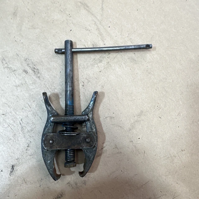 Vintage BERGMAN Buffalo Battery Post Puller Made in USA Vintage BERGMAN Buffalo Battery Post Puller Made in USA