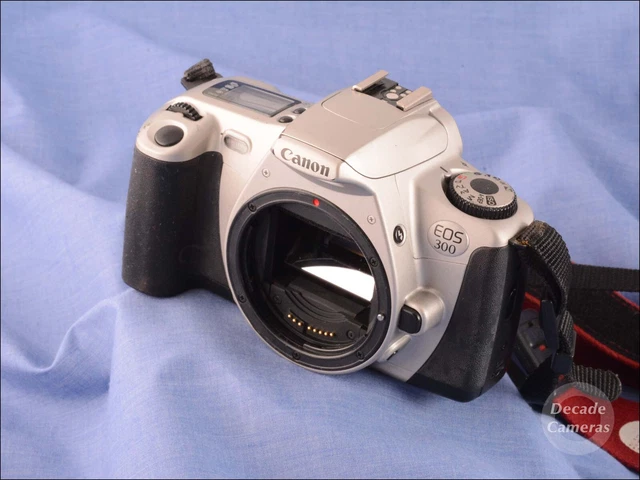 CANON EOS 300 fotocamera pellicola 35 mm ottime condizioni