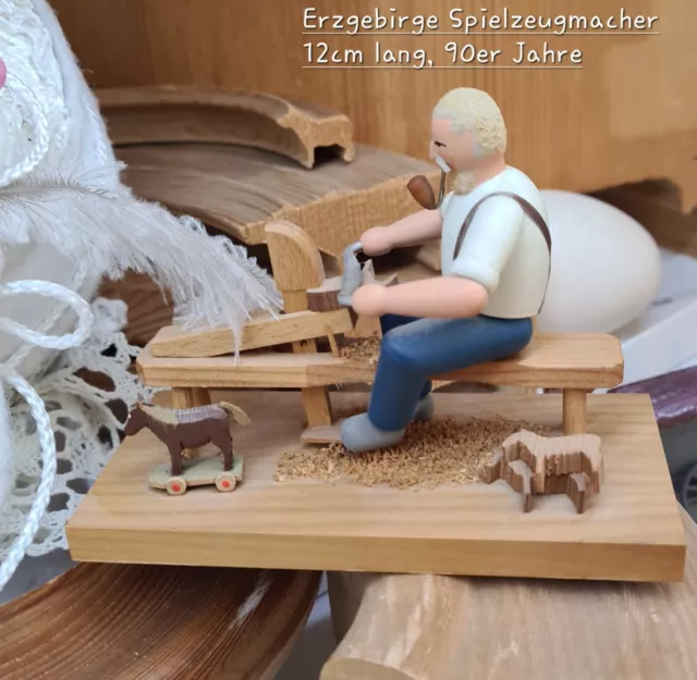 Spielzeugmacher Erzgebirge Figur auf Hobelbank 90er, Jahre, Länge 12 cm