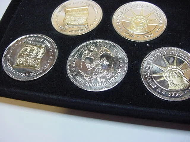 National Historic Mint Commeritave Coins 5 Coins In Display Case