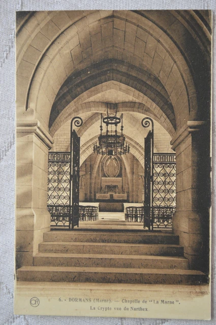 CPA " DORMANS - Chapelle de "La Marne" - La Crypte vue du Narthex