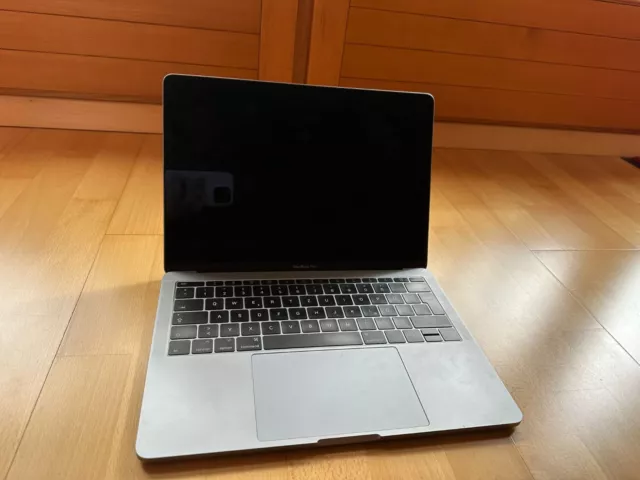 Macbook Pro 13.3 inch 2019, without Touchbar, Intel Core i5 2.3GHz 8GB Ram
