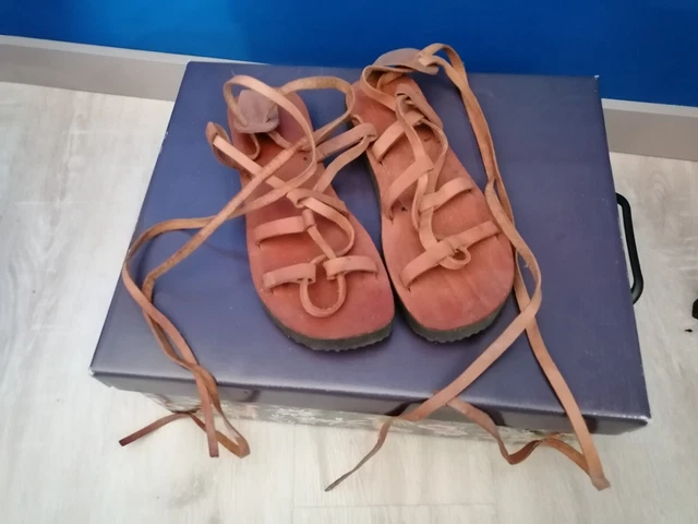 sandales en cuir marron à nouer, 37