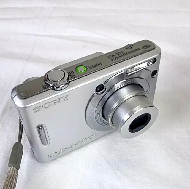 Sony CYBERSHOT DSC-W35 Digital Camera Silver 7.2 Mega Pixels Tested Working VGC