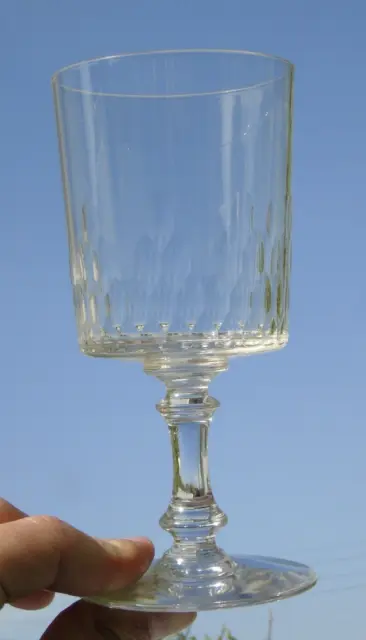 Verre à eau en cristal de Baccarat modèle Champigny Haut. 15 cm