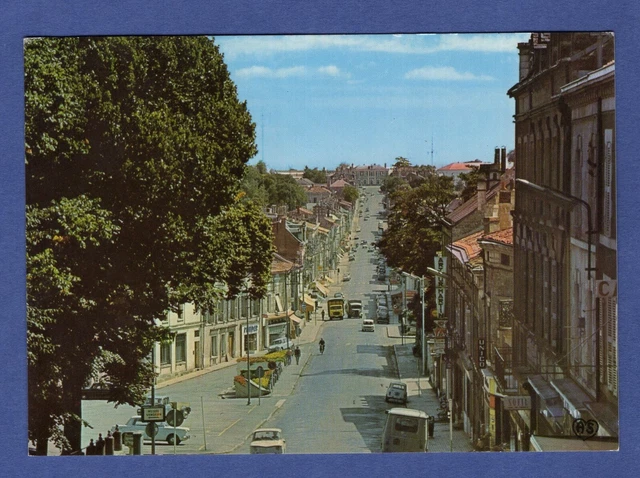 FC * CPA / postcard: Fontenay-le-Comte, La Rue Georges Clémenceau ...