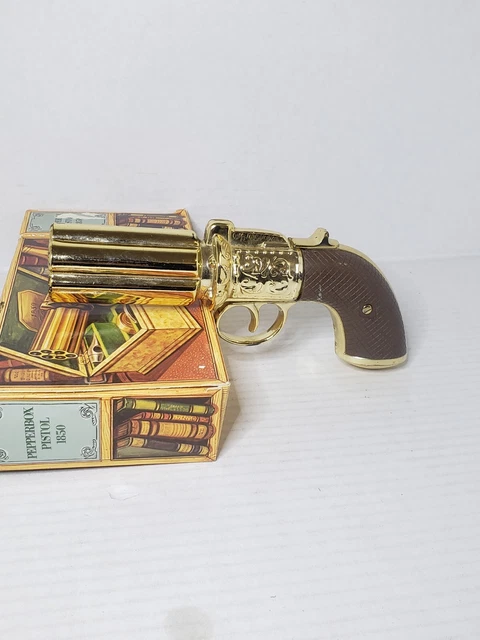 VINTAGE AVON PEPPERBOX Pistol 1851 TAI Winds Cologne Bottle w