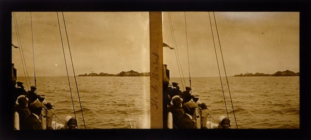 Bretagne.L'Ile de Bréhat vue du Bateau.Vue stereo sur verre 6x13.Animée.An 1934.