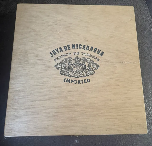 Vintage Joya de Nicaragua Wooden Cigar Box Fabrica De Tabacos Numero 6 Imported