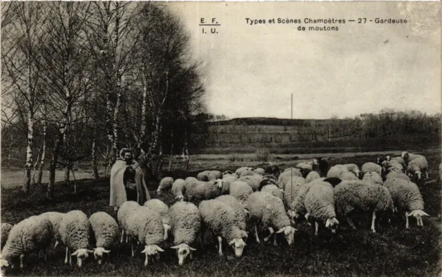 CPA Types et Scenes champetres - Gardeuse de moutons (384746)