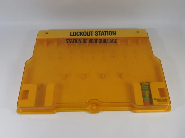 Master Lock 1483B 10-Lock Covered Padlock Station Has Cracking in Cover USED