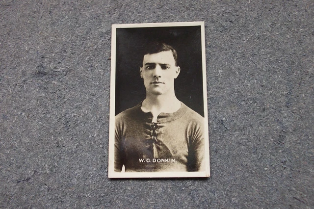 DC Thomson Footballers 1923  W.G DONKIN (Barnsley) Signed Real Photos