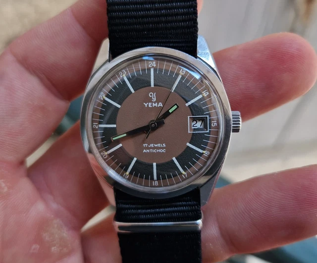 Montre De Plongée Chromée à Aiguilles - Modèle FE 7221