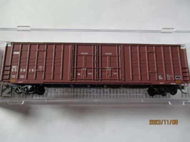 Micro-Trains # 10300190 Norfolk Southern 60' Box Car Waffle Side N-Scale