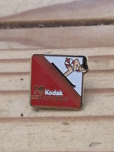 Pin's JO Albertville 92 - Descente Ski - Olympique 1992 - KODAK