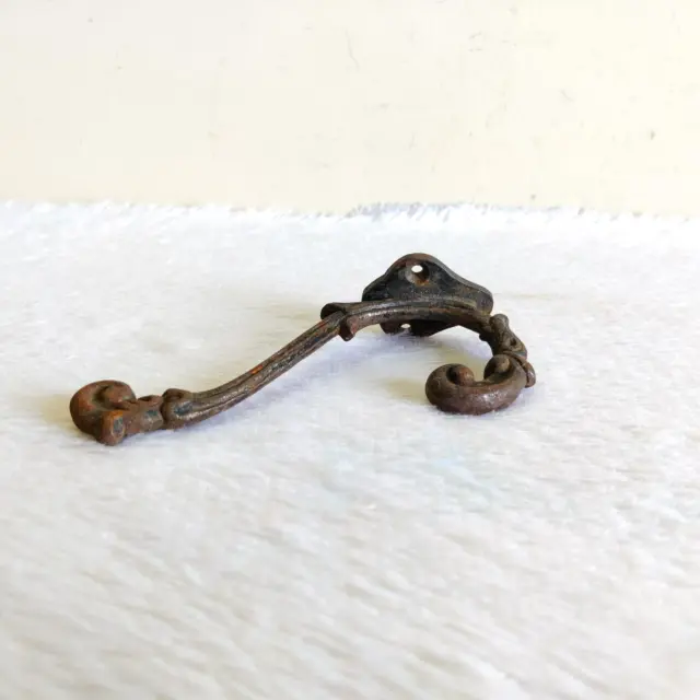 1920s Vintage Cast Iron Wall Hooks Hanger Decorative Collectible I414
