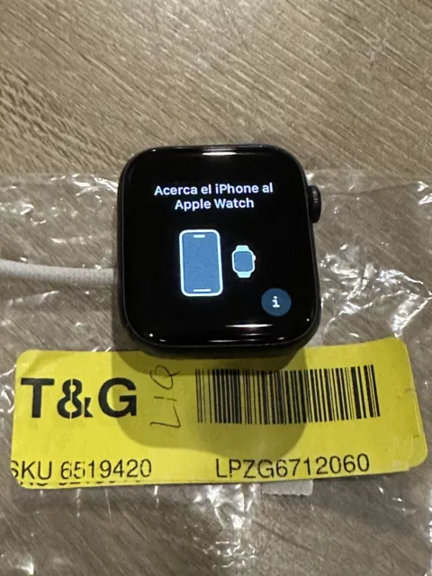 Apple Watch Series 6 Space Gray Aluminum GPS 44mm Face Only