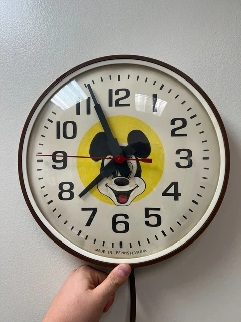 VINTAGE MICKEY MOUSE Wall Clock Disney Made in USA $79.99 - PicClick