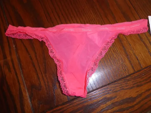 Nwt Calvin Klein Bottoms Up Thong Panties W/ Lace Trim D3445 1Sa Brt Coral S