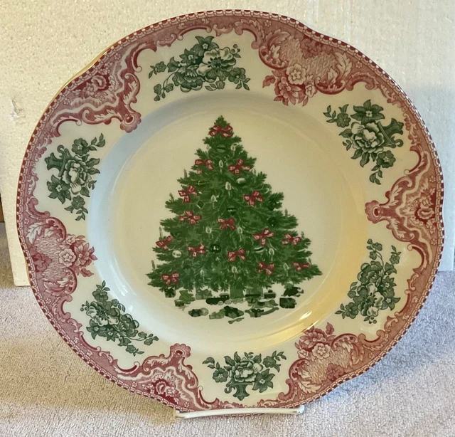Johnson Brothers Old Britain Castles Christmas Green Tree Dinner Plate 10.5”
