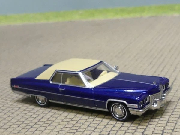 1976 Cadillac Eldorado Convertible Beige Metallic 1/87 (HO) Scale Model Car by Brekina 1976 Cadillac Eldorado Convertible Beige Metallic 1/87 (HO) Scale Model Car by Brekina