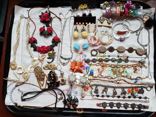 Lot De Bijoux Vintage,Fantaisie, N°32, Colliers,Bracelets,Bagues,Bo,Broches