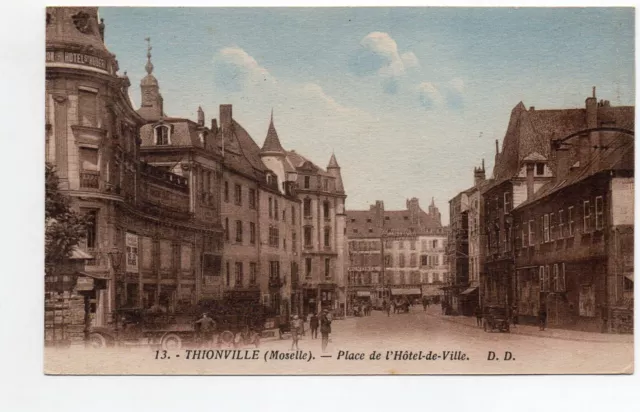 THIONVILLE - Moselle - CPA 57 - la place de l' Hotel de Ville