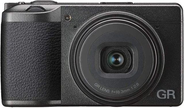 Ricoh Gr Iii Compact Camera 24Mp Aps-C Sensor 28Mm F2.8 Gr Lens *Unused Mint*