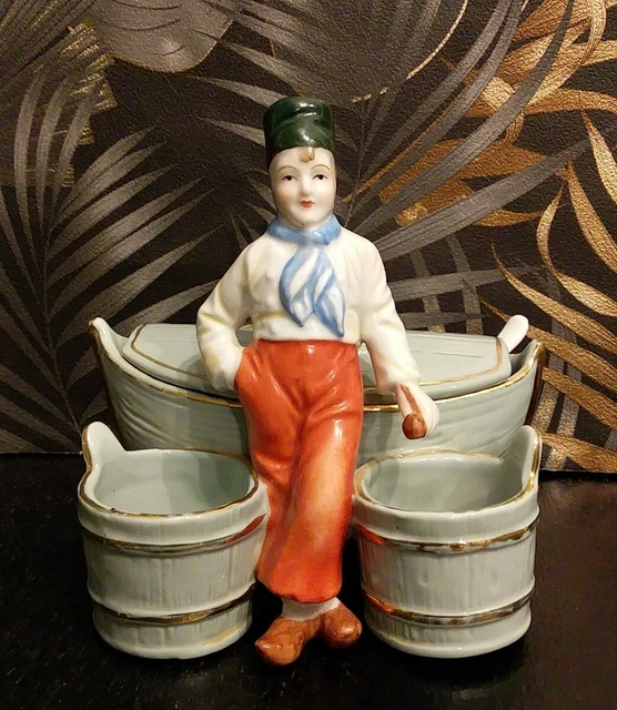 Ancien saleron / moutardier, en porcelaine, statue serveur de bistrot