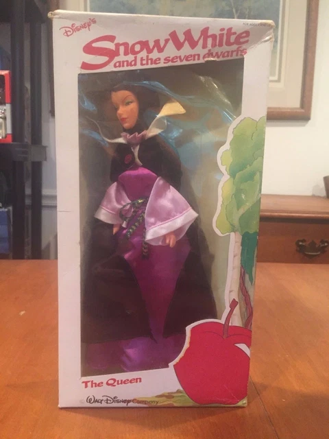 DISNEY SNOW WHITE and the Seven Dwarfs The Queen Action Figure NIB ...
