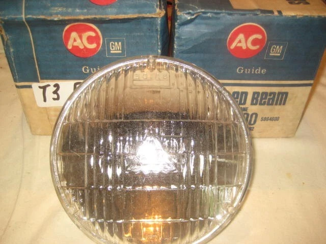 Guide GM 4000 T3 NOS Headlight Bulbs Pair 5956000 1967 68 69 Camaro Chevelle GTO Guide GM 4000 T3 NOS Headlight Bulbs Pair 5956000 1967 68 69 Camaro Chevelle GTO
