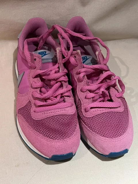 Pink nike internationalist trainers top