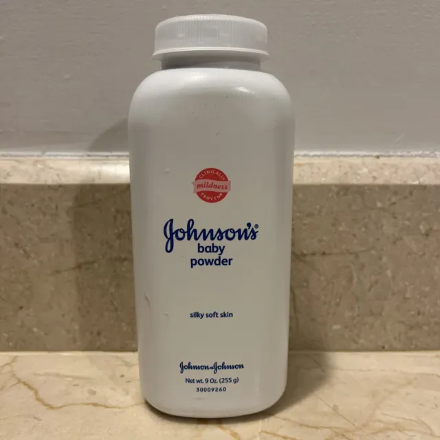 Johnson's Baby Powder Mildness Silky Soft Skin 9 oz w/ Talc