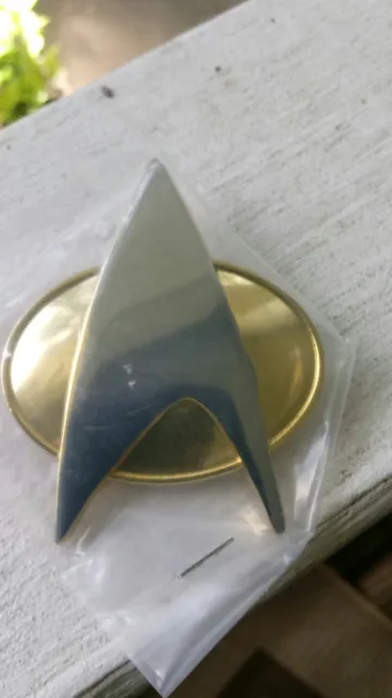 STAR TREK Next Generation Official Starfleet COMMUNICATOR Badge Pin PROP REPLICA