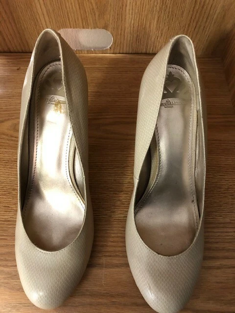 Fergalicious Women's Size 9.5M Cream Work Dress Heels Pumps Shoes Good Condition