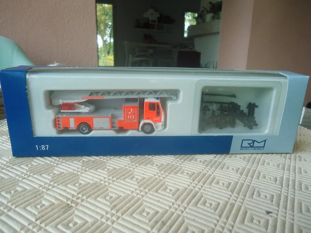 Rietze HO 1/87 Iveco Eurocargo - Camion Utilitaire Europe Moving Your Way #60954