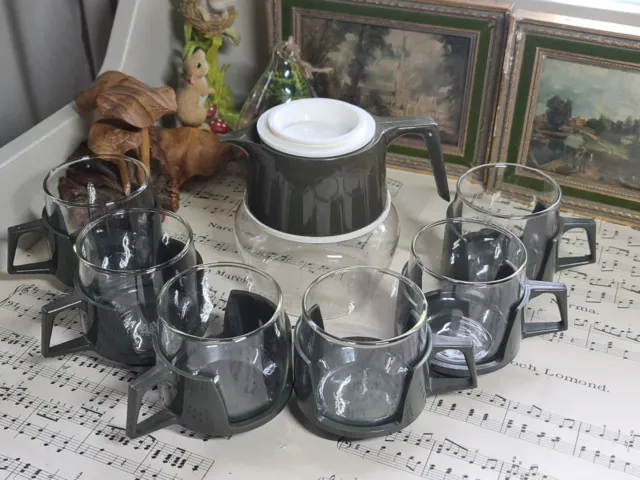 6X Vintage JAJ PYREX 60/70's Glass Coffee Tea Cups With Plastic Holders & Jug