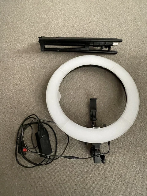 Luce ad anello 18" Newer + supporto treppiede/telefono Luce ad anello 18" Newer + supporto treppiede/telefono