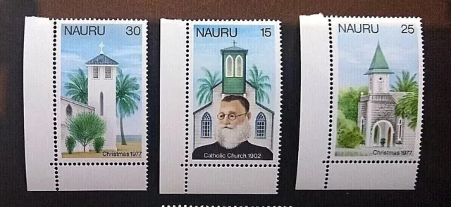 🦋 NAURU - CHRISTMAS ISSUE - 1977 -  SET of 3 - MINT NEVER HINGED