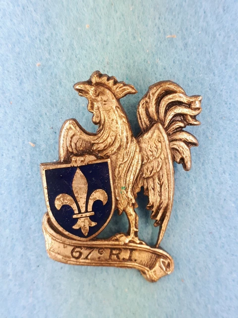 Insigne Militaire Ancien – 67ème Régiment – Pièce De Collection – Occasion